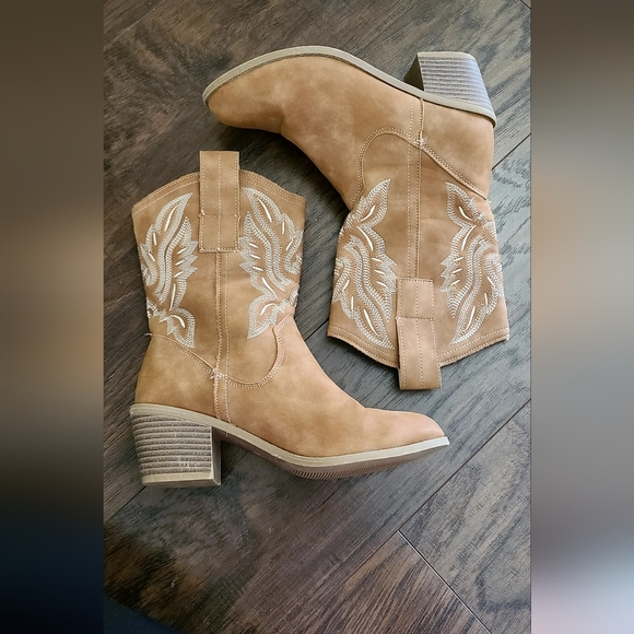 Tan Embroidered Block Heel Cowboy Ankle Boots - Picture 2 of 6